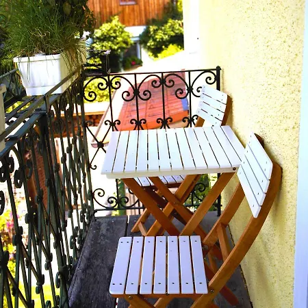5 Sterne Mit Garten Und Bergblick In Chiemsee-naehe Lägenhet