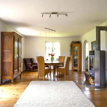 5 Sterne Mit Garten Und Bergblick In Chiemsee-naehe *