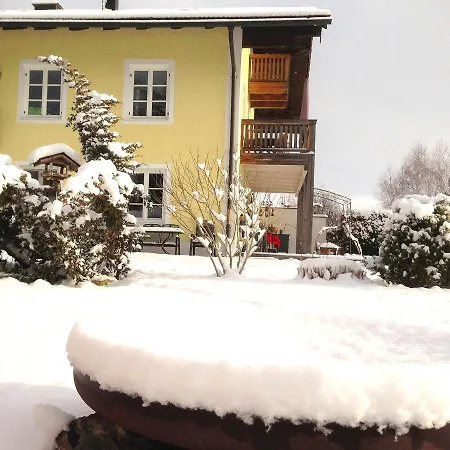 5 Sterne Mit Garten Und Bergblick In Chiemsee-naehe Übersee